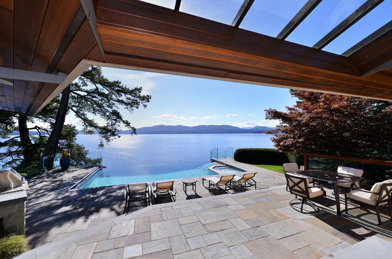 Oceanside Lodge Saanich Inlet North Saanich Exterior photo